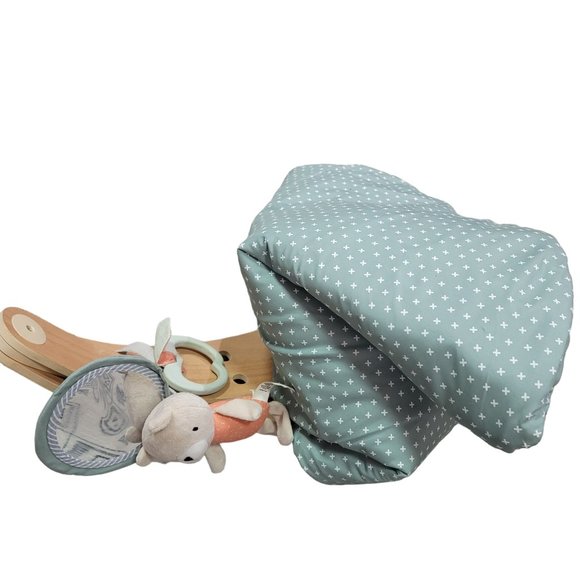 Ingenuity Cozy Spot Reversible Duvet Activity Gym with Wooden Toy Bar tummy time - Picture 3 of 8